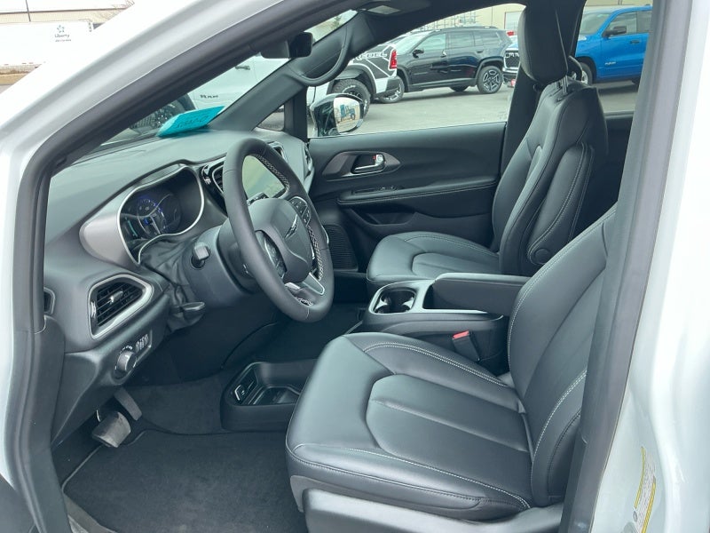 2026 Chrysler Voyager VOYAGER LX