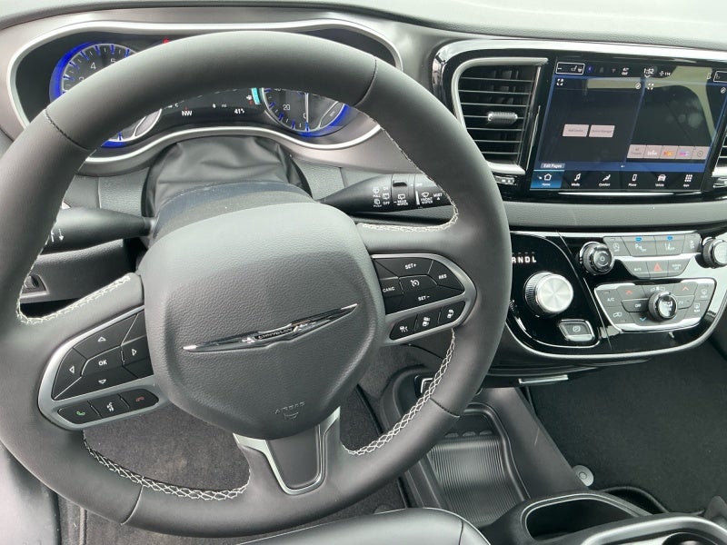 2026 Chrysler Voyager VOYAGER LX