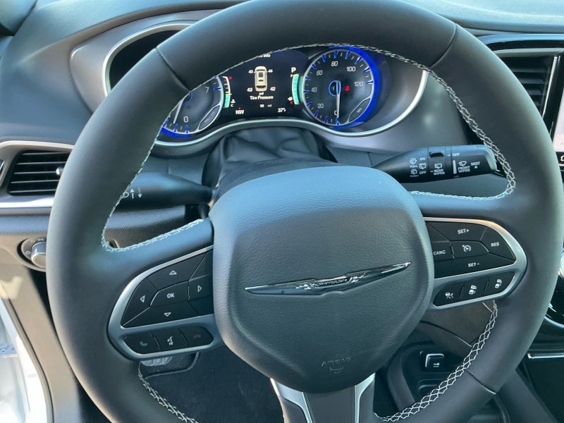 2026 Chrysler Voyager VOYAGER LX