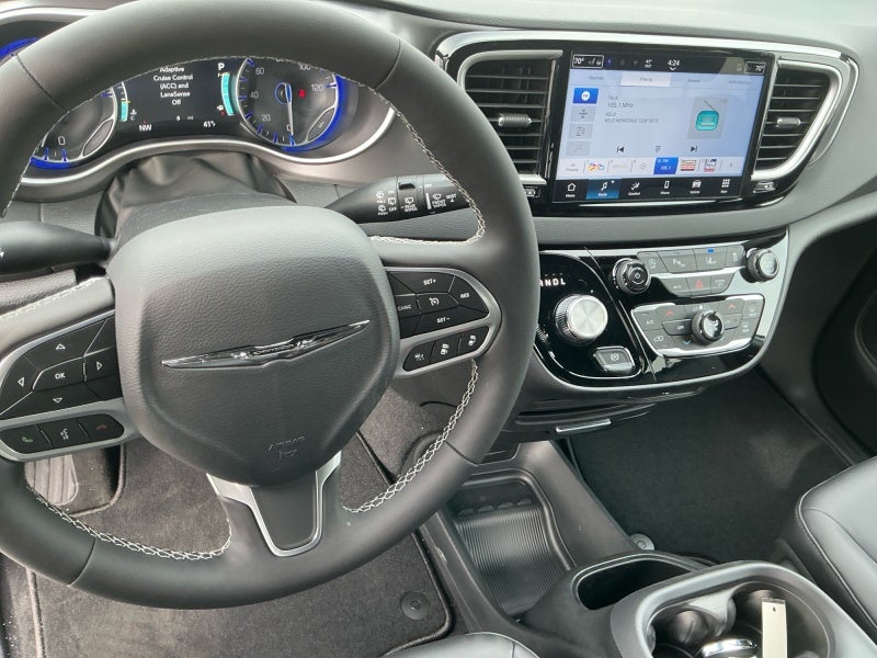 2026 Chrysler Voyager VOYAGER LX