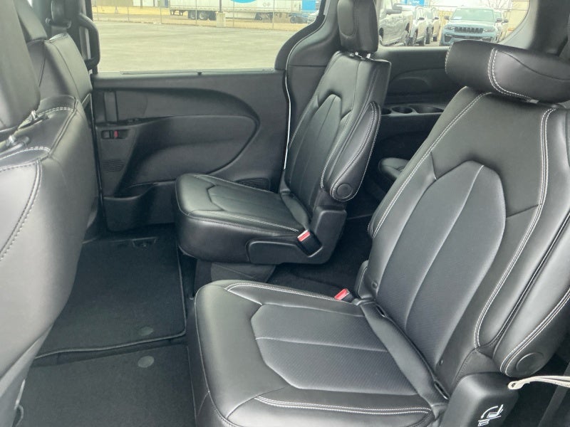 2026 Chrysler Voyager VOYAGER LX