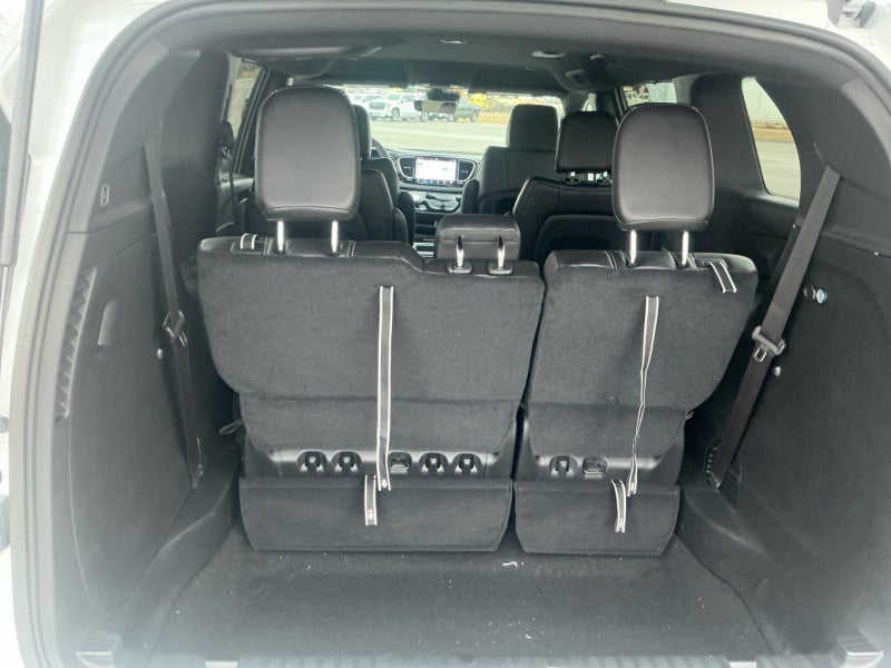 2026 Chrysler Voyager VOYAGER LX