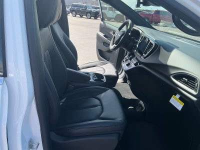 2026 Chrysler Voyager VOYAGER LX