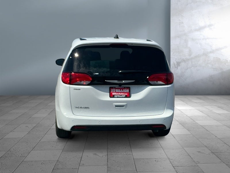 2026 Chrysler Voyager VOYAGER LX