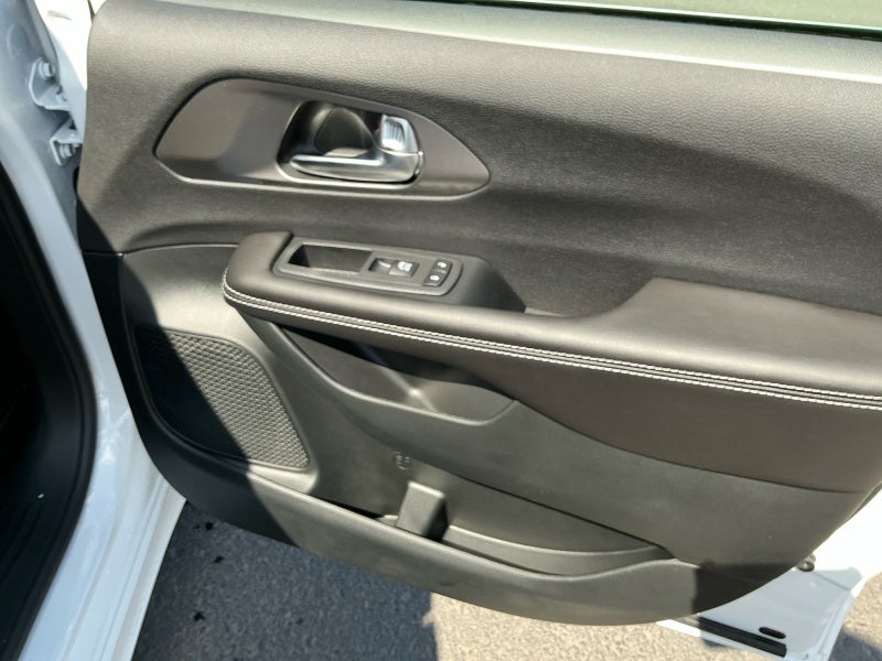 2026 Chrysler Voyager VOYAGER LX