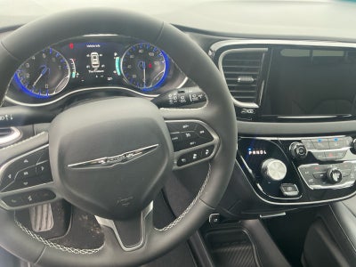 2026 Chrysler Voyager VOYAGER LX