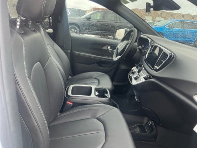 2026 Chrysler Voyager VOYAGER LX