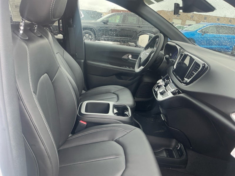 2026 Chrysler Voyager VOYAGER LX