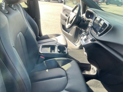 2027 Chrysler Pacifica PACIFICA LX