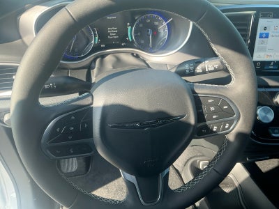 2026 Chrysler Voyager VOYAGER LX