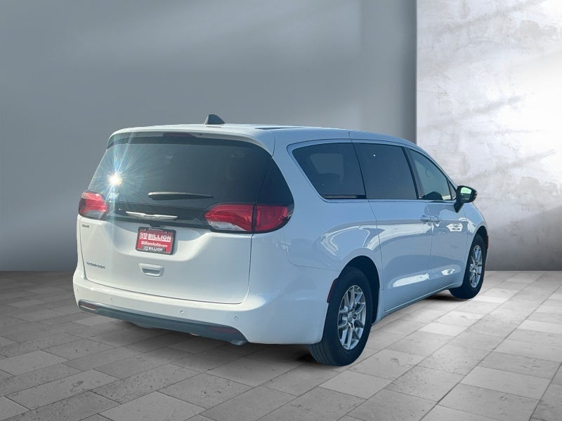 2026 Chrysler Voyager VOYAGER LX