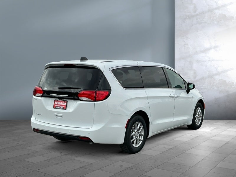 2026 Chrysler Voyager VOYAGER LX