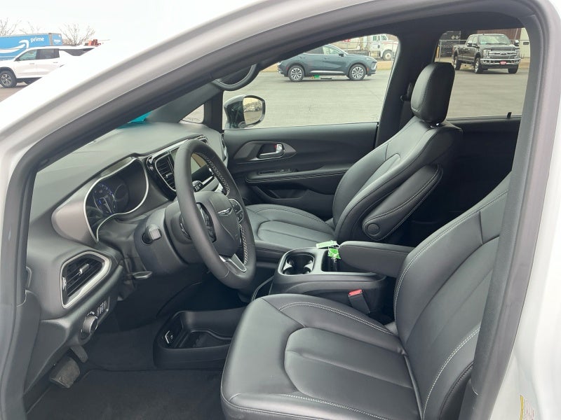 2026 Chrysler Voyager VOYAGER LX