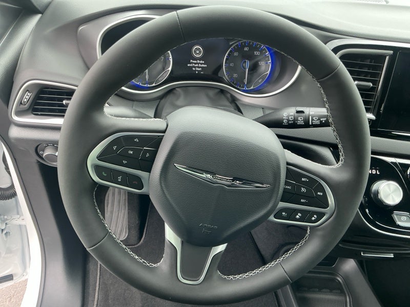 2026 Chrysler Voyager VOYAGER LX