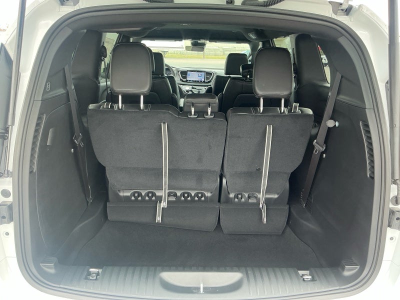 2026 Chrysler Voyager VOYAGER LX