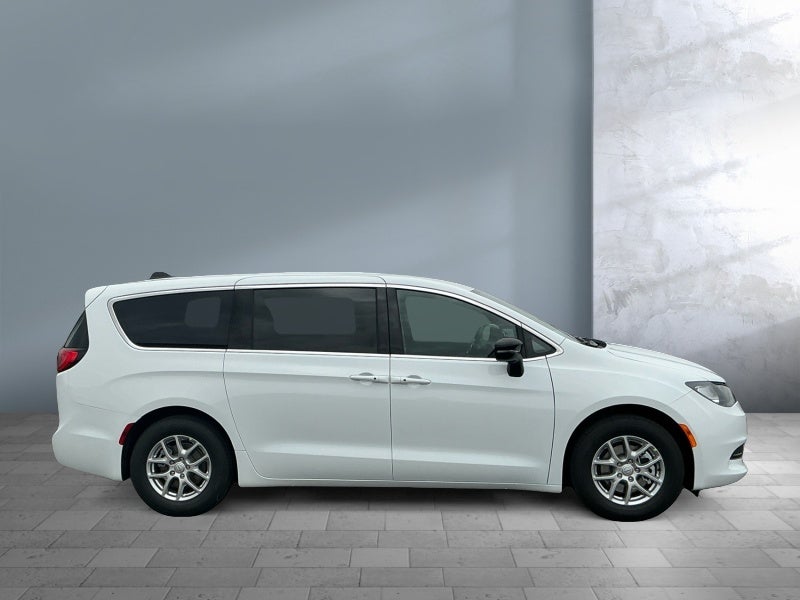 2026 Chrysler Voyager VOYAGER LX