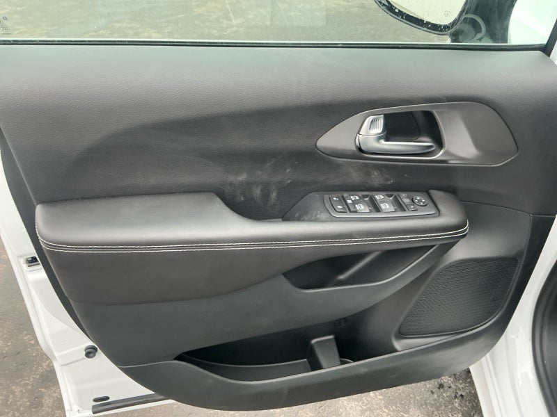 2026 Chrysler Voyager VOYAGER LX