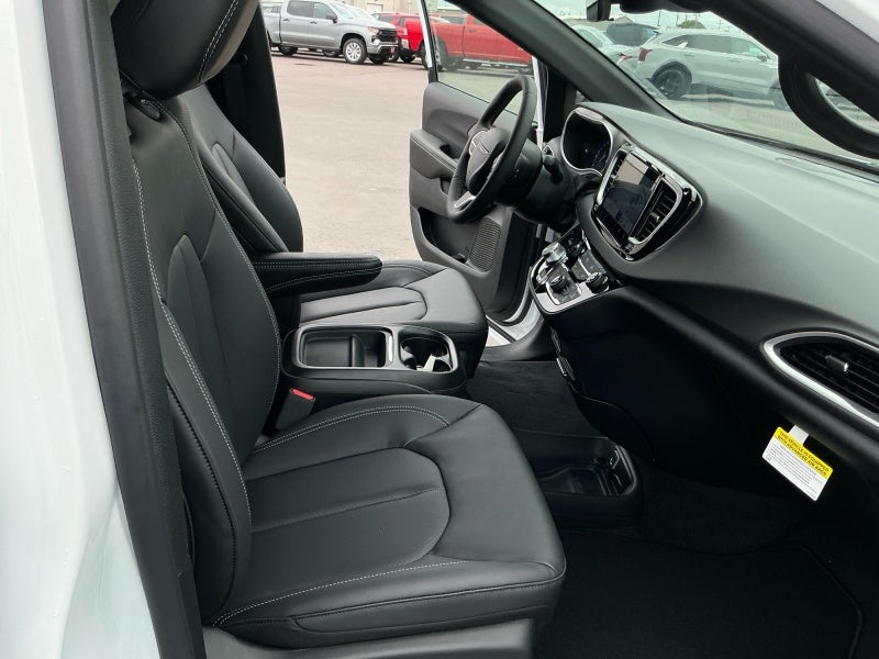 2027 Chrysler Pacifica PACIFICA LX