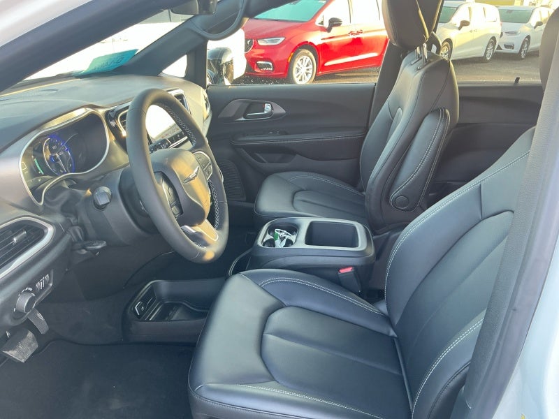 2026 Chrysler Voyager VOYAGER LX