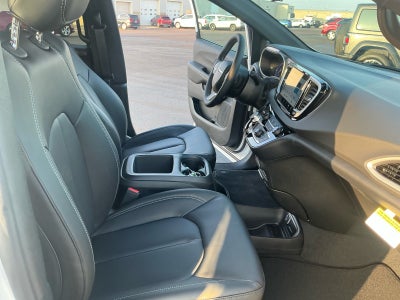 2026 Chrysler Voyager VOYAGER LX