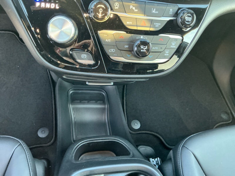 2026 Chrysler Voyager VOYAGER LX