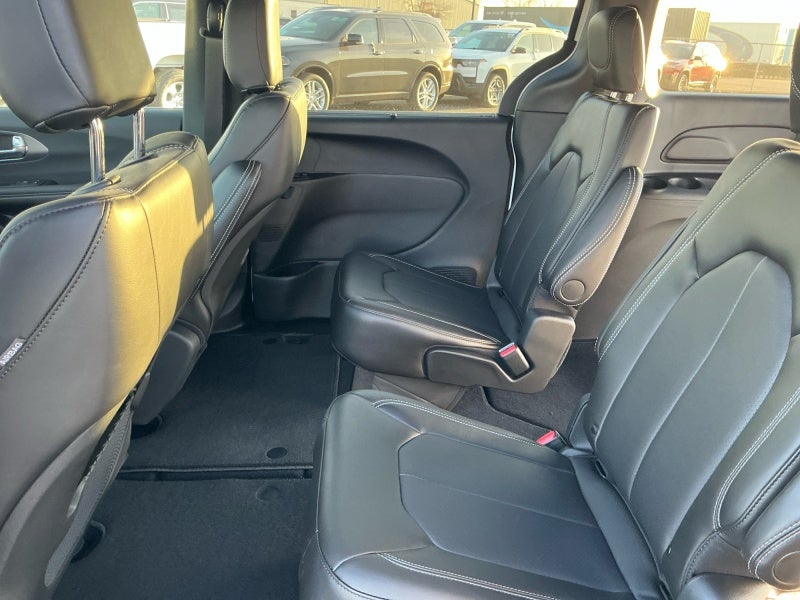 2026 Chrysler Voyager VOYAGER LX