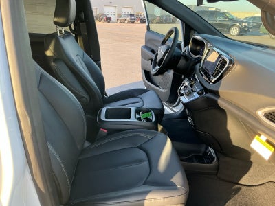 2026 Chrysler Voyager VOYAGER LX