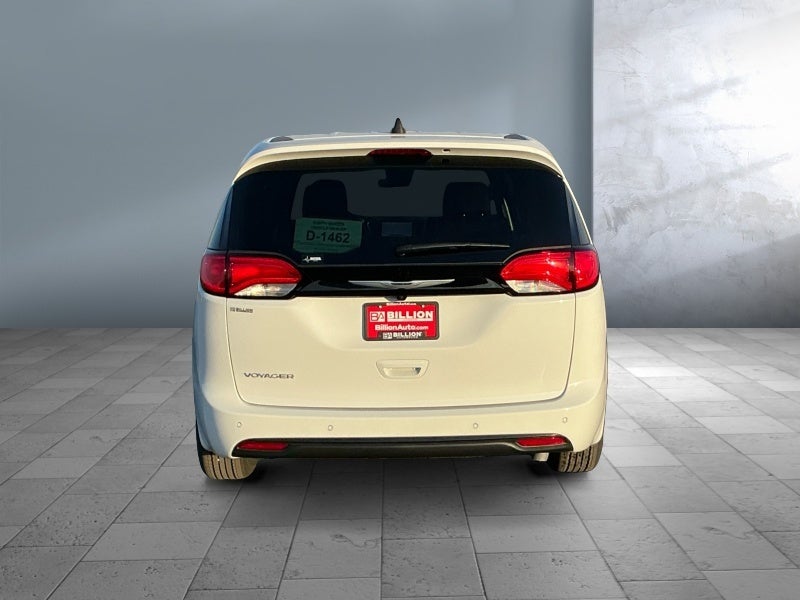 2026 Chrysler Voyager VOYAGER LX