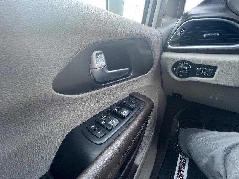 2019 Chrysler Pacifica Touring L Plus