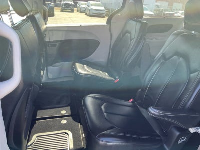 2022 Chrysler Pacifica Touring L AWD