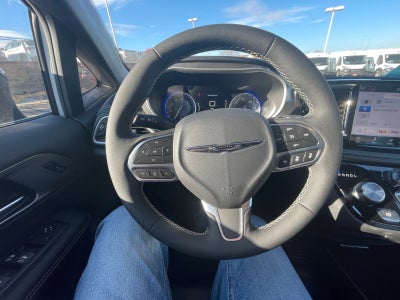 2026 Chrysler Pacifica PACIFICA SELECT AWD