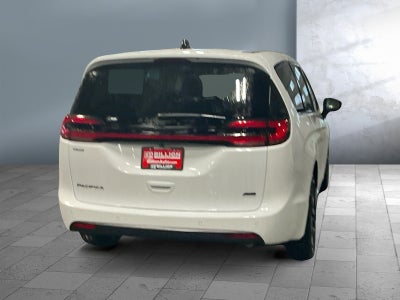 2026 Chrysler Pacifica PACIFICA SELECT AWD