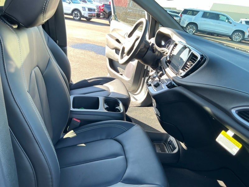 2026 Chrysler Pacifica PACIFICA SELECT AWD