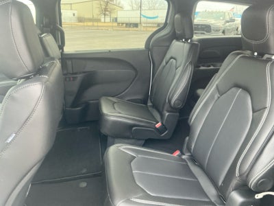 2026 Chrysler Pacifica PACIFICA SELECT AWD