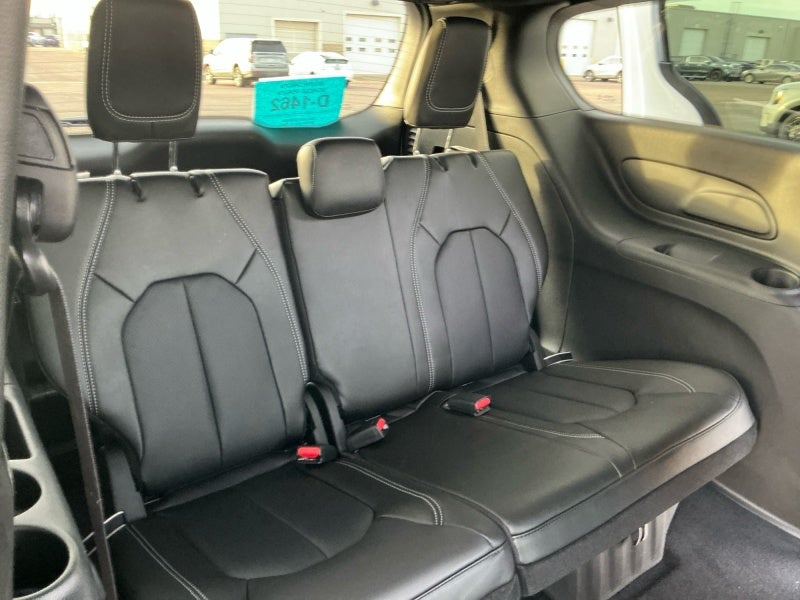 2026 Chrysler Pacifica PACIFICA SELECT AWD