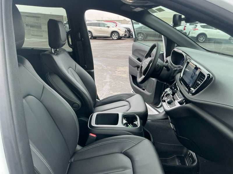 2026 Chrysler Pacifica PACIFICA SELECT AWD