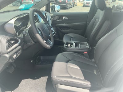 2027 Chrysler Pacifica PACIFICA SELECT AWD