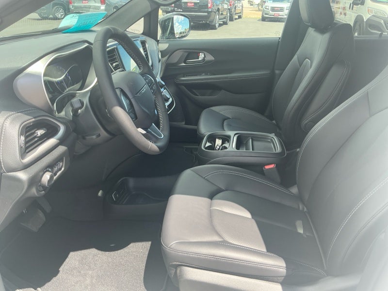 2027 Chrysler Pacifica PACIFICA SELECT AWD