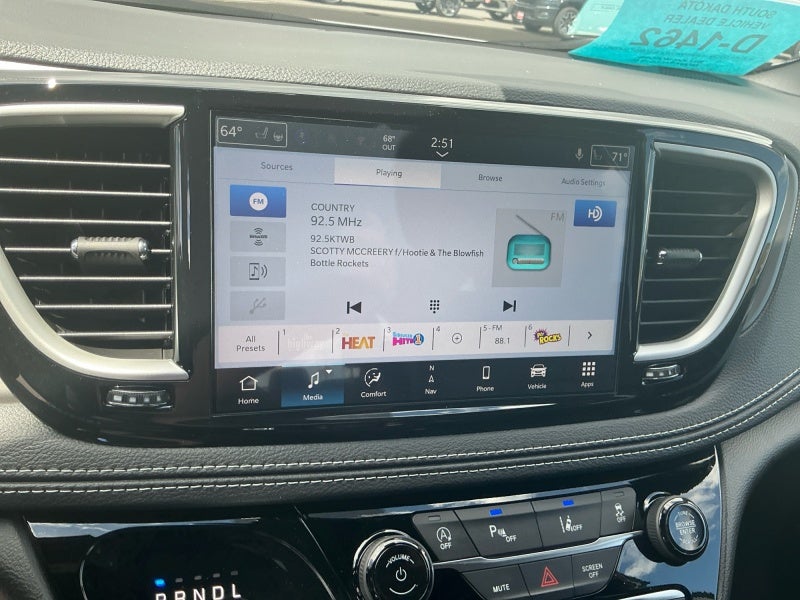 2027 Chrysler Pacifica PACIFICA SELECT AWD