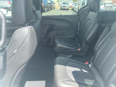 2027 Chrysler Pacifica PACIFICA SELECT AWD