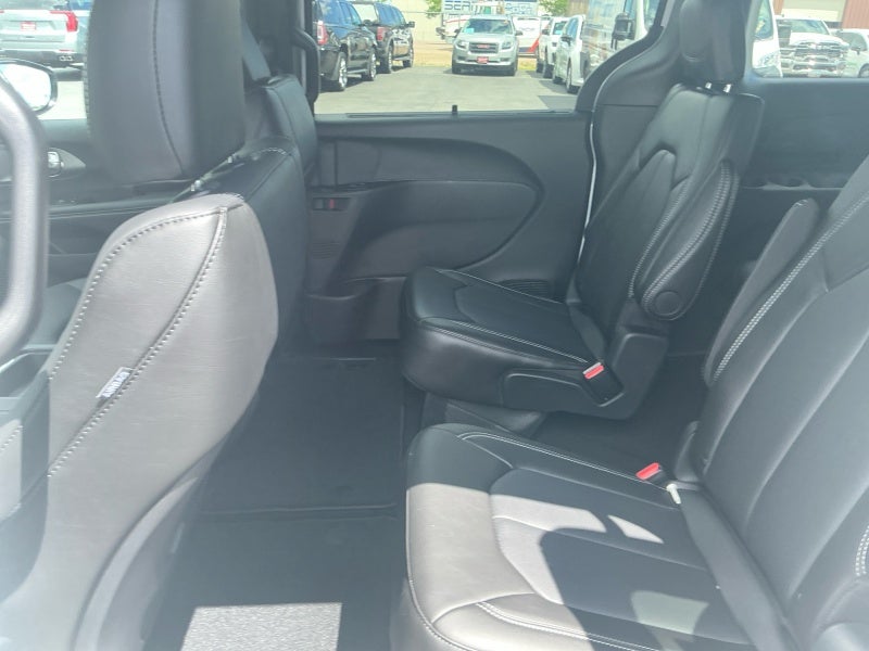 2027 Chrysler Pacifica PACIFICA SELECT AWD