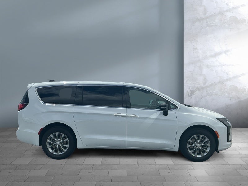2027 Chrysler Pacifica PACIFICA SELECT AWD