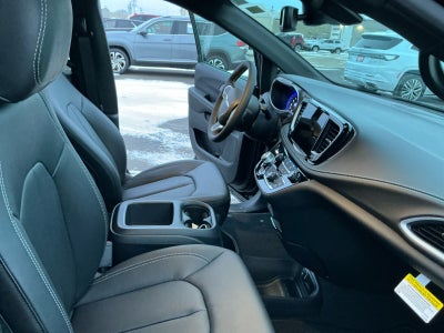 2026 Chrysler Pacifica PACIFICA SELECT AWD