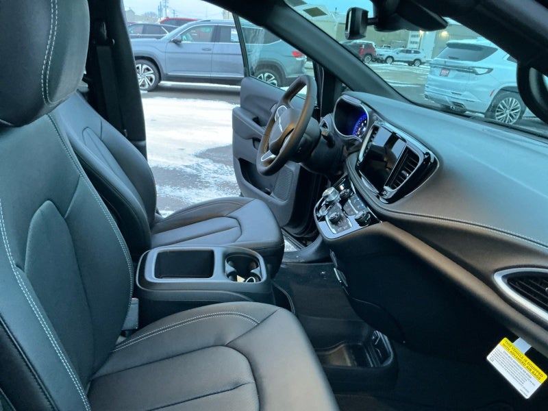 2026 Chrysler Pacifica PACIFICA SELECT AWD