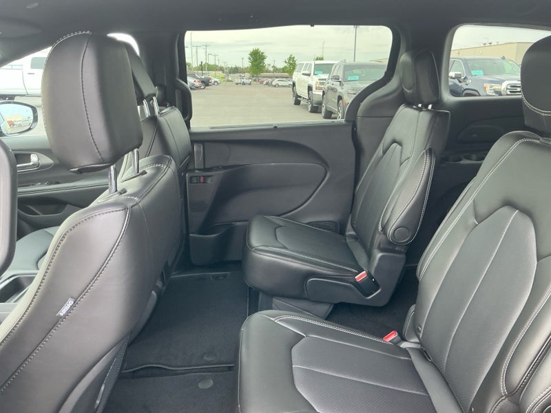 2027 Chrysler Pacifica PACIFICA SELECT AWD