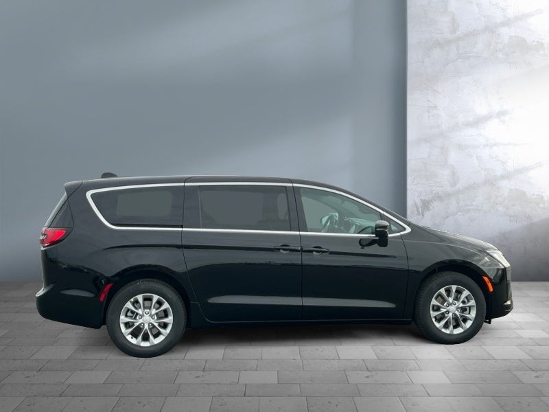 2027 Chrysler Pacifica PACIFICA SELECT AWD