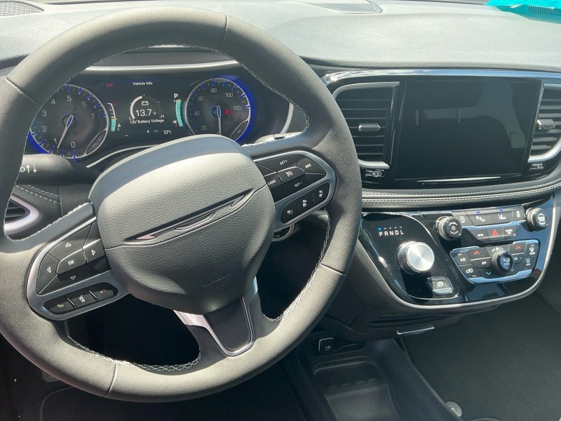 2027 Chrysler Pacifica PACIFICA SELECT AWD