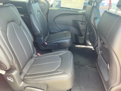 2027 Chrysler Pacifica PACIFICA SELECT AWD