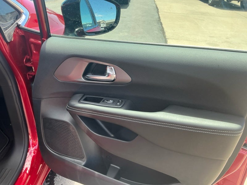 2027 Chrysler Pacifica PACIFICA SELECT AWD