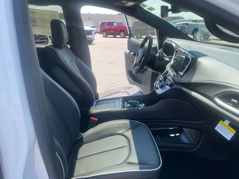 2027 Chrysler Pacifica PACIFICA LIMITED AWD